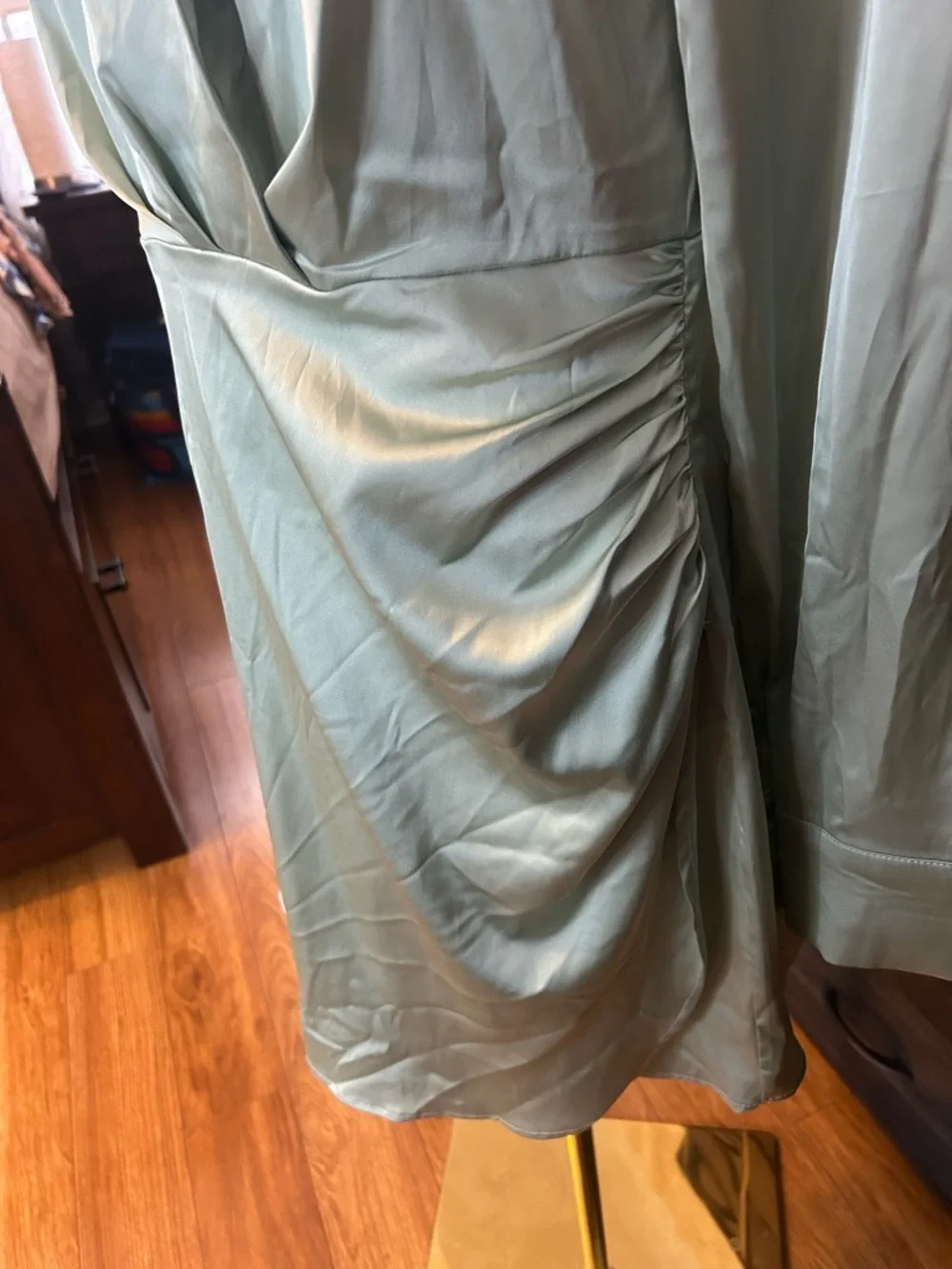 Women’s Cider Satin Wrap-Style Long Sleeve Dress in Sage Size Medium NWT - Picture 2 of 6